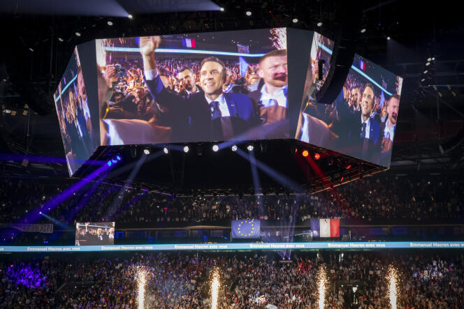 Grand meeting de campagne présidentielle 2022 d'Emmanuel Macron à La Défense-Arena à Paris, samedi 2 avril 2022.