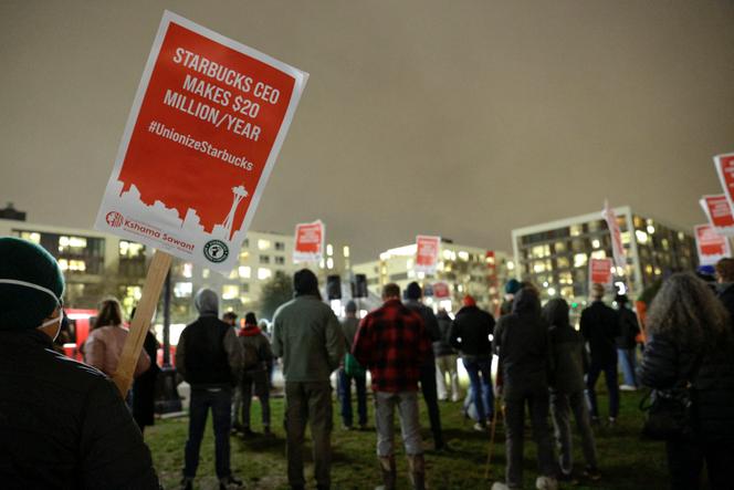 Pro-union demonstration by Starbucks employees in Seattle, United States, January 25, 2022.