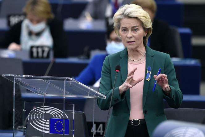 Przewodnicząca Komisji Europejskiej Ursula van der Leyen wystąpiła przed Parlamentem Europejskim w Strasburgu 5 kwietnia 2022 r.