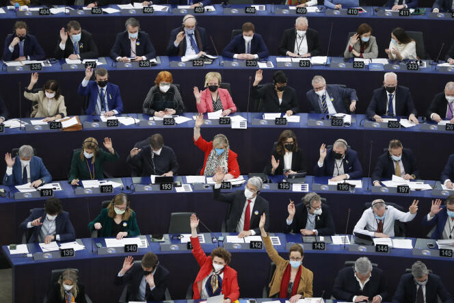 « Le Parlement européen a décidé d’accélérer la cadence, en votant le 5 avril en faveur de la transparence des rémunérations » (Photo: le Parlement européen, le 5 avril).