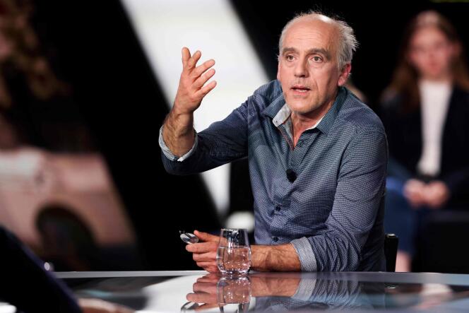 Philippe Poutou during the France 2 program 
