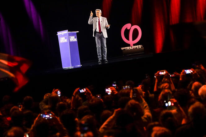 Jean-Luc Mélenchon, in hologram-form, during a campaign rally in Trappes, France (Yvelines), on April 5, 2022.