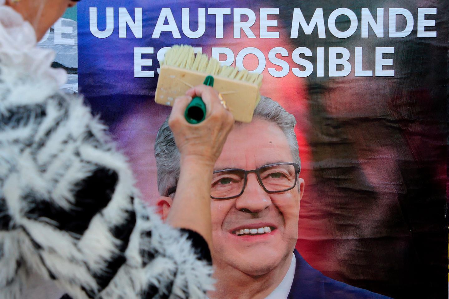 « Aujourd’hui, l’espace qui se situe entre LFI et le RN ressemble à un champ de ruines » « Aujourd’hui, l’espace qui se situe entre LFI et le RN ressemble à un champ de ruines »