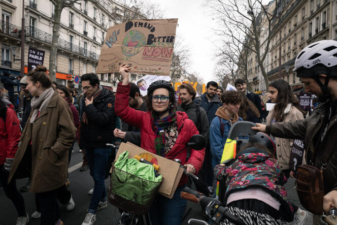 Demonstrators at the March 12, 2022 climate march in Paris.