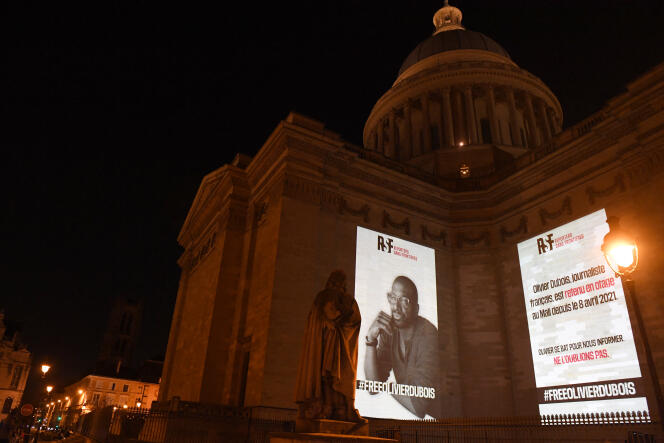 Campagne de Reporters sans frontières (RSF) pour la libération d’Olivier Dubois, à Paris, le 7 mars 2022.