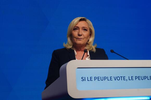 Discurso de Marine Le Pen, candidata ao Rally Nacional.  Pavilhão Chesnaie du Roy.  Paris, França, 10 de abril de 2022.