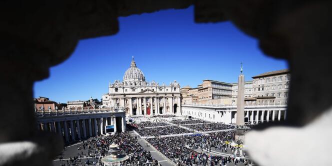 Plaza de San Pedro en el Vaticano el 10 de abril de 2022.