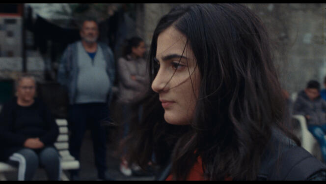 Chiara, a 15-year-old girl from Calabria, played by Swamy Rotolo.