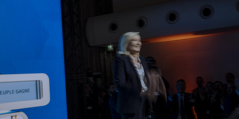 Fin du discours. Soirée électorale de la candidate Rassemblement National Marine Le Pen, Paris France, 10 avril 2022 AGNES DHERBEYS / MYOP POUR « LE MONDE »