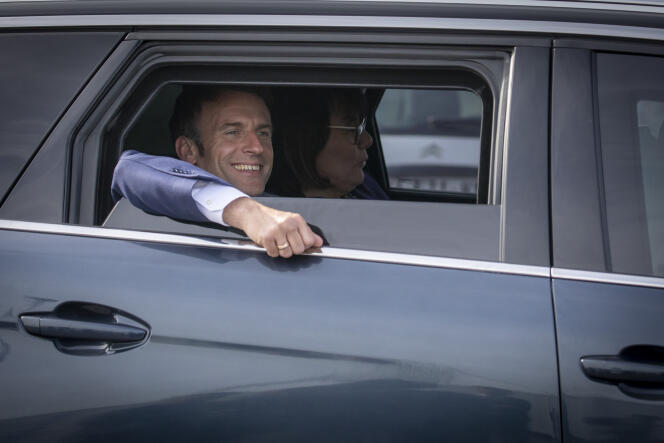 Emmanuel Macron, campaigning for the presidential election run-off, in Denain (Nord), April 11, 2022.