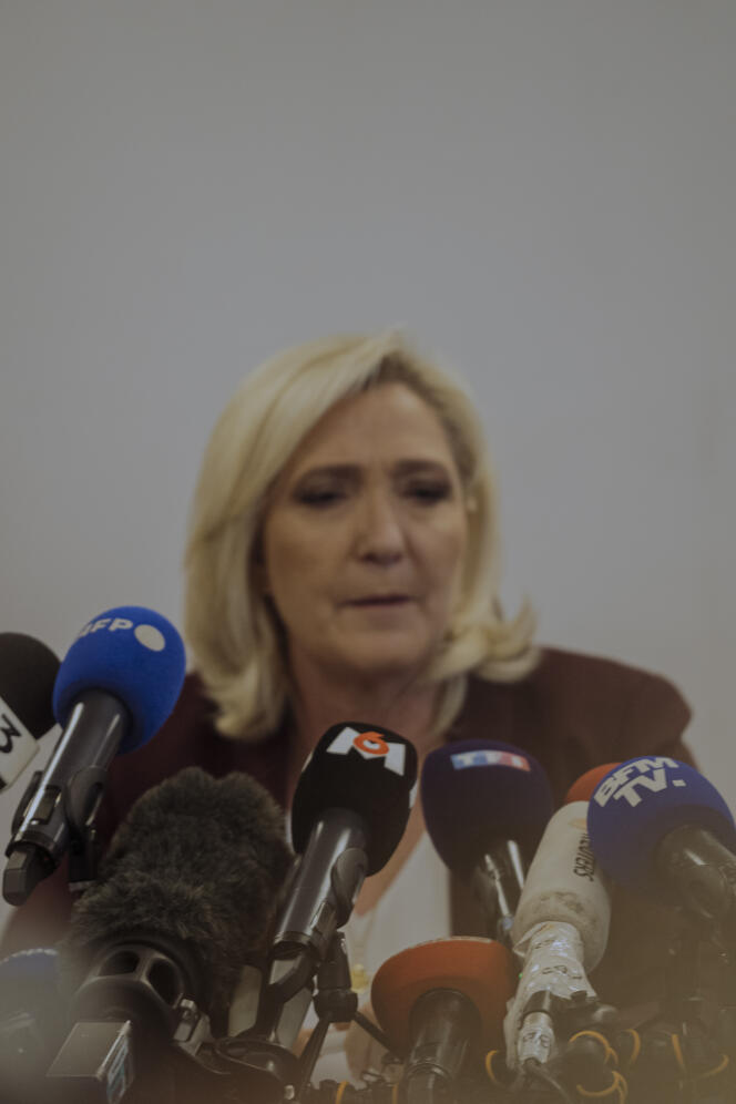 Marine Le Pen, the candidate of the National Rally in the presidential election, in Vernon, in the Eure, April 12, 2022.