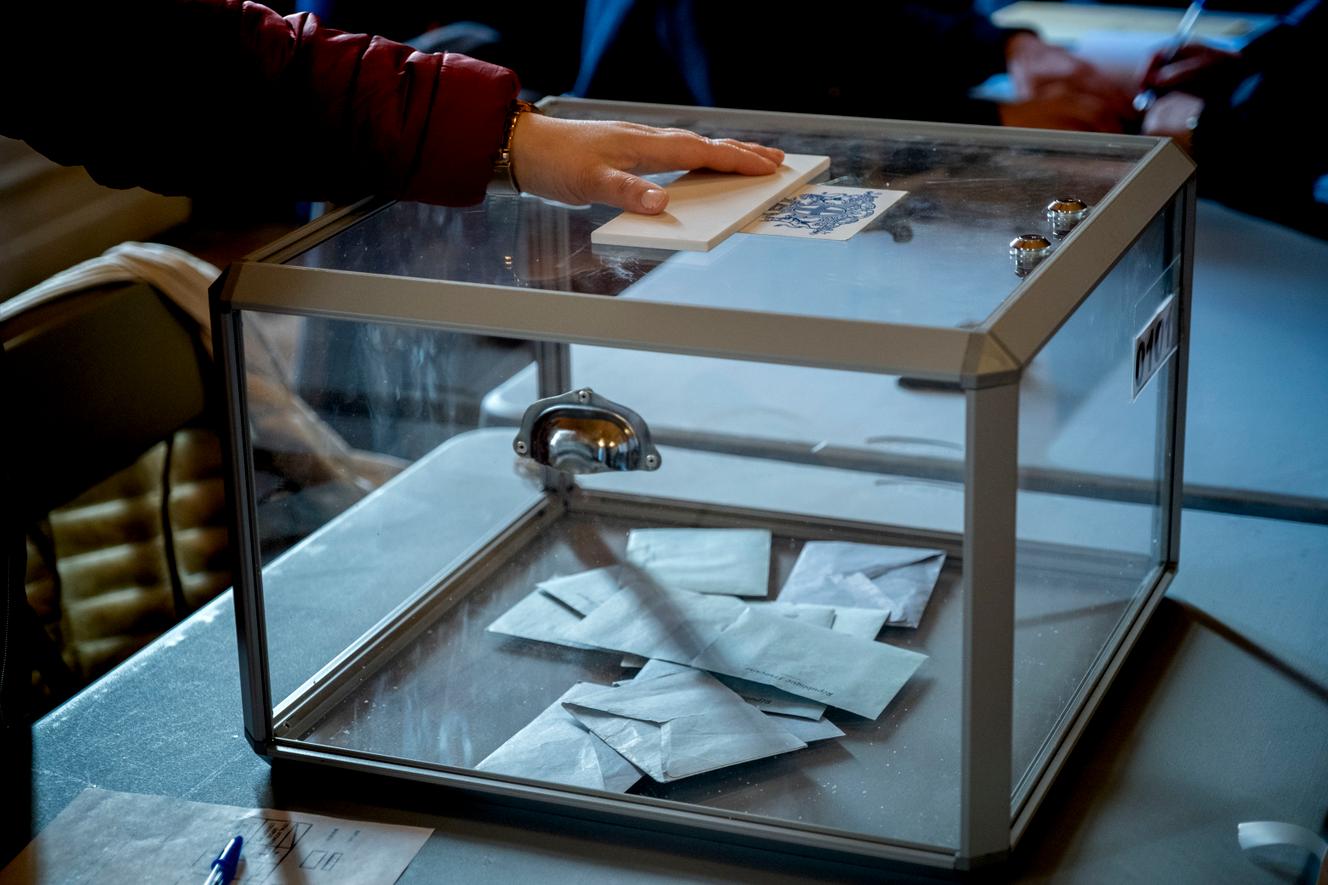 Bureau de vote lors du premier tour de l’élection présidentielle, au palais de la Bourse, à Marseille, le 10 avril 2022.