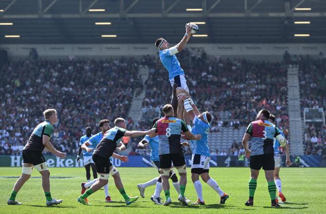 Montpellier were defeated 33–20 by Harlequin at Twickenham Stoop Stadium at the end of a thrilling match, but won the full two matches by a small point and qualified for the quarter-finals of the Champions League Cup. 