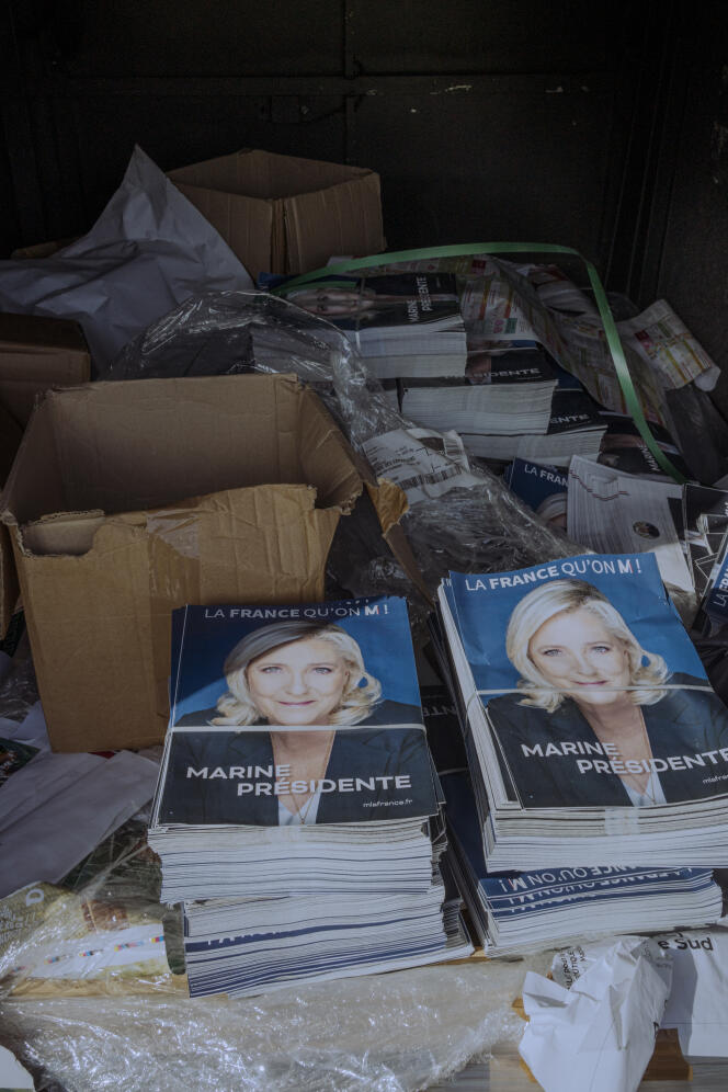 Leaflets by Marine Le Pen on a campaign bus in Soucy (Yonne), April 11, 2022.