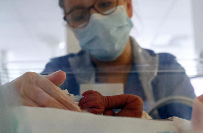 Dans l’unité de soins intensifs néonataux du Lancashire Women and Newborn Centre de l’hôpital de Burnley (Royaume-Uni), en mai 2020,