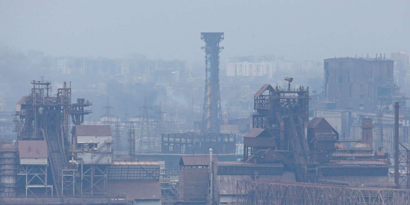 Russia strengthens its forces on the border;  Thousands of civilians were stranded at a steel factory in Mariupol