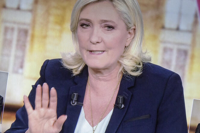 Captation TV du débat pour le second tour de la présidentielle entre Marine Le Pen et Emmanuel Macron, le 20 avril 2022.