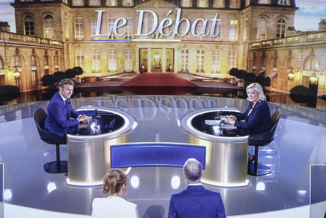 TV capture of the debate for the second round of the 2022 presidential election between Marine Le Pen and Emmanuel Macron. 