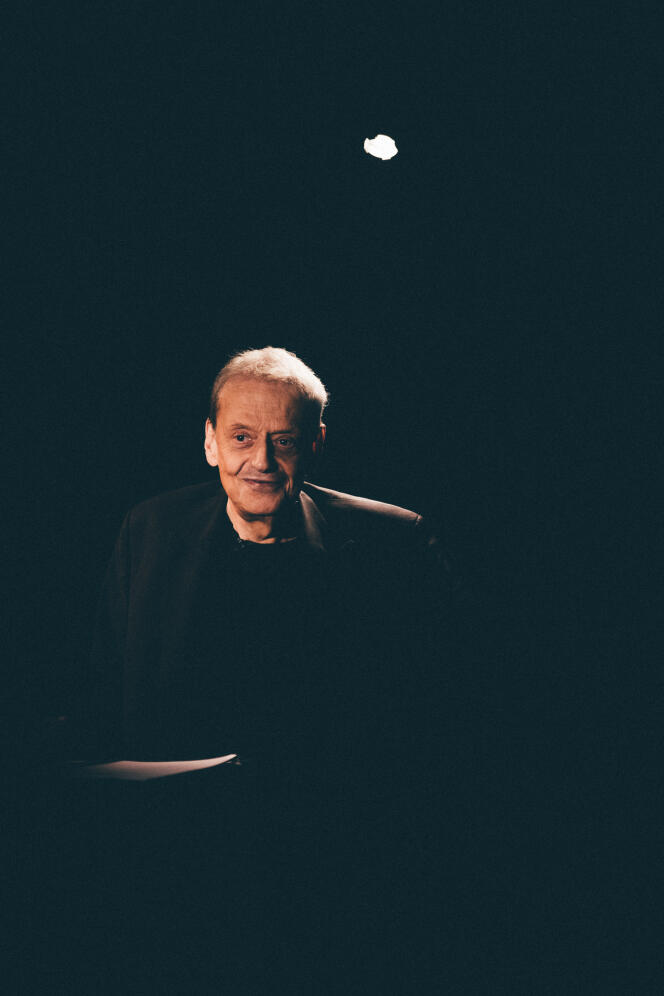Guy Carlier en el Théâtre des Mathurins, en París, en enero de 2022.