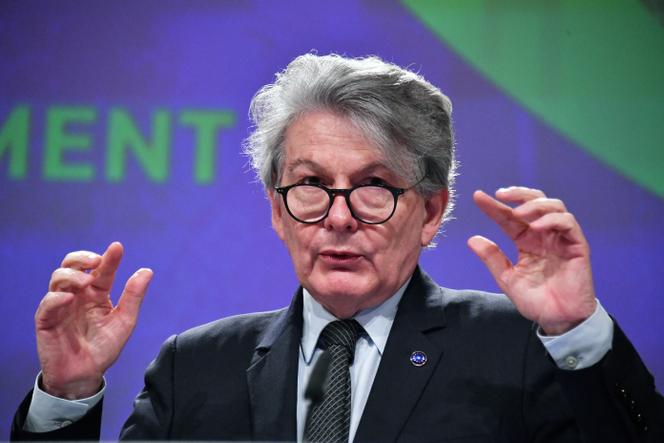 Il Commissario europeo per il Mercato interno, Thierry Breton, a Bruxelles, 23 febbraio 2022.