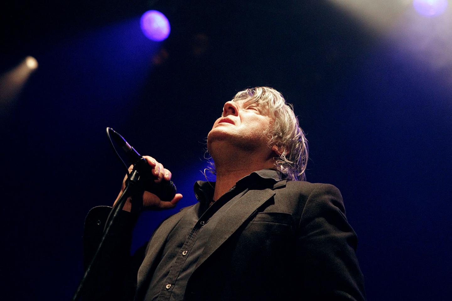 Arno, the Flemish rock star, dies at 72