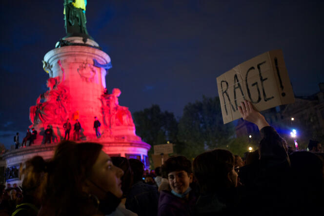Un mitin en la Place de la République, en París, inicialmente desde Les Halles, el 24 de abril de 2022.