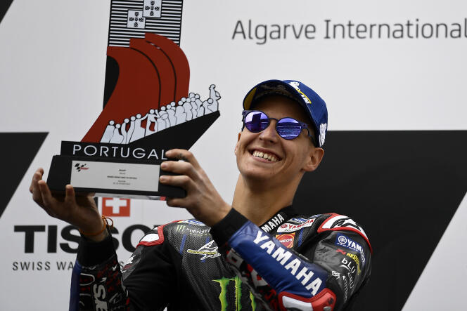 Pada hari Minggu 24 April, pembalap Prancis Fabio Quartararo memenangkan Grand Prix Algarve di Portugal dan memimpin di Kejuaraan Dunia MotoGP 2022. 