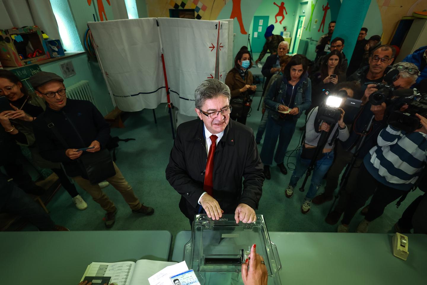 Pourquoi Parle T On Aujourd'hui De Crise Des Partis Politiques