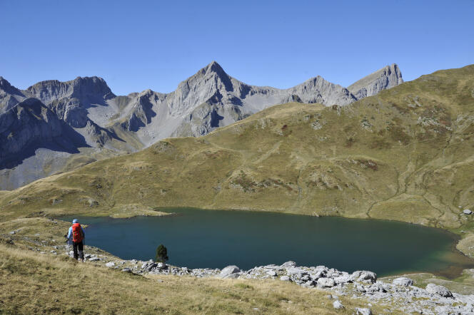 The Acherito lake at the foot of the Ansabère peaks, on the French-Spanish border, in March 2016.