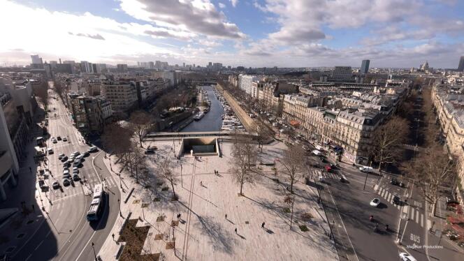 La place de la Bastille (11e arrondissement) a pour particularité de s’étendre au-dessus d’une voie d’eau : le canal Saint-Martin.