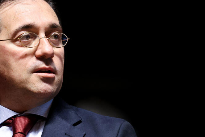 El ministro español de Asuntos Exteriores, José Manuel Albares, en Luxemburgo el 11 de abril de 2022.