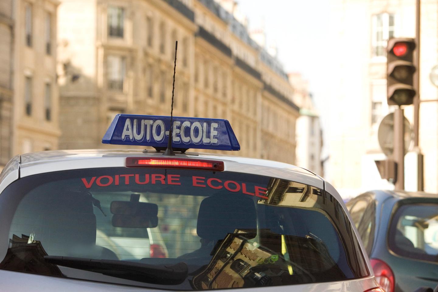 Permis de conduire et formation de langue : les restrictions budgétaires coupent les ailes du CPF