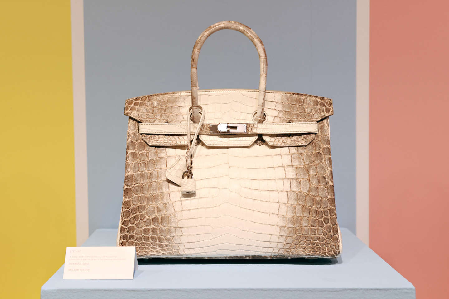 Luxe : le sac Hermès, un placement qui s'arrache