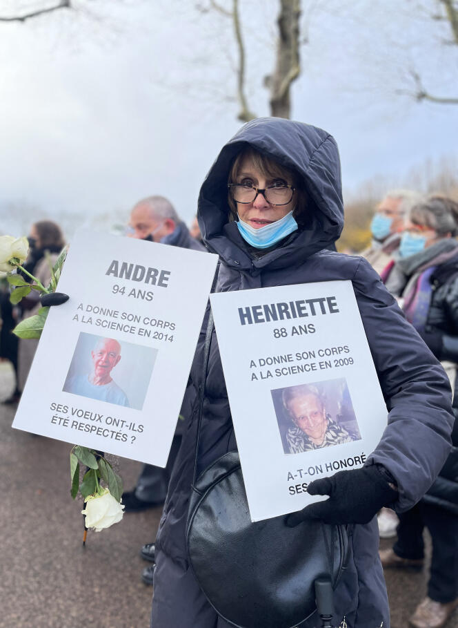Durante un encuentro en memoria de las personas que entregaron su cuerpo a la ciencia, en Thiais (Val-de-Marne), el 27 de noviembre de 2021.