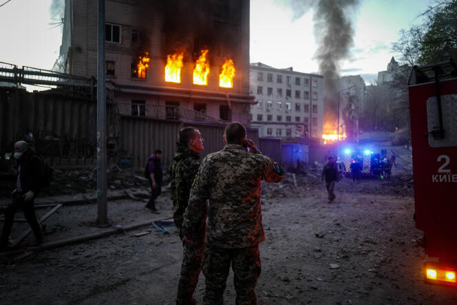 En el centro de kiev, tras un bombardeo, el 28 de abril de 2022.