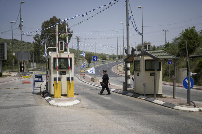 One of the entrances to the Israeli settlement of Ariel (northern occupied West Bank), where an Israeli guard was killed on Friday evening. 