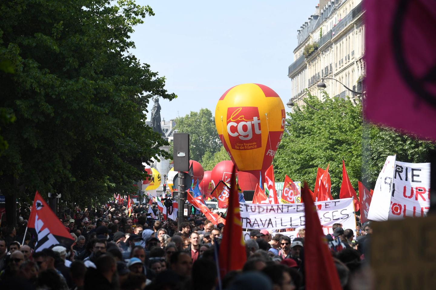 Plus de 100 000 personnes attendues dans les rues, 320 manifestations prévues : les syndicats mobilisés pour défendre le 1ᵉʳ-Mai