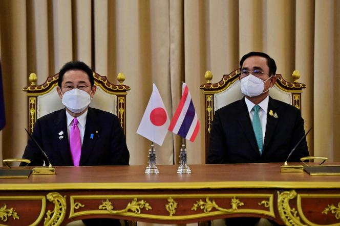 Japanese Prime Minister Fumio Kishida (left) after a joint press conference with his Thai counterpart Prayuth Chan-ocha in Bangkok on May 2, 2022.