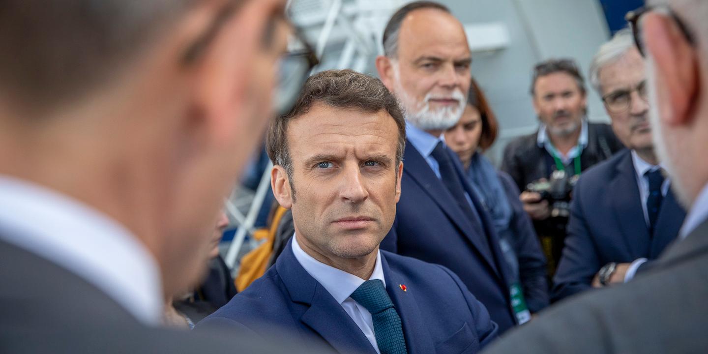 https://img.lemde.fr/2022/05/02/166/0/2000/1000/1440/720/60/0/dac040d_1651476149078-macron-philippe-le-havre-20220414-32.jpg