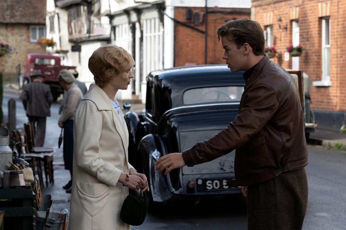 Pourquoi Pas Evans Serie Distribution Pourquoi pas Evans ? », sur Canal+ : quand Hugh Laurie rencontre Agatha  Christie