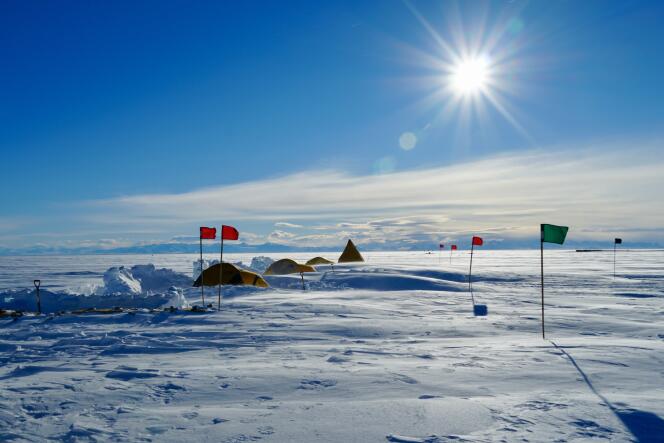Scientific team camp located on the Whillans Ice Stream, 700 kilometers from the South Pole.