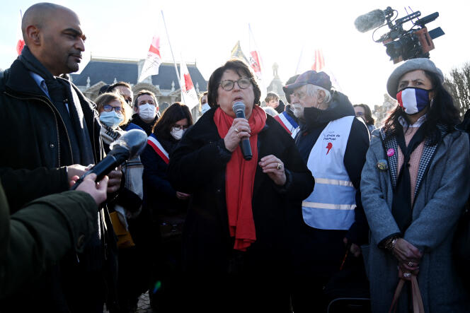 La alcaldesa de Lille, Martine Aubry, durante una manifestación contra el racismo y la extrema derecha, el 5 de febrero de 2022.