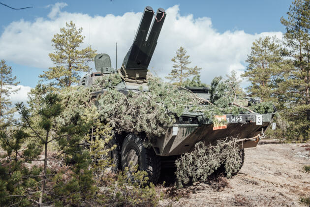 Un lance-mines AMOS finlandais durant un exercice militaire international, à Niinisalo, en Finlande, le 4 mai 2022.