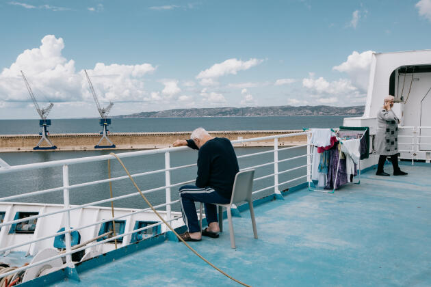 Sur le pont du ferry « Méditerranée », qui héberge des réfugiés ukrainiens. Le 5 mai 2022, à Marseille.