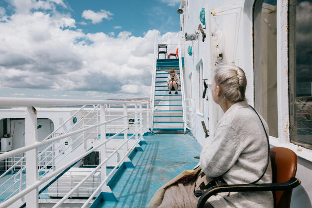 Huit cent trente ukrainiens vivent à bord du ferry « Méditerranée ». A Marseille, le 5 mai 2022.