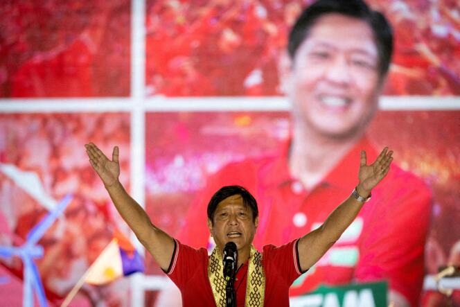 Le candidat à la présidentielle des Philippines Bongbong Marcos à Lipa, dans la province de Batangas, le 20 avril 2022.