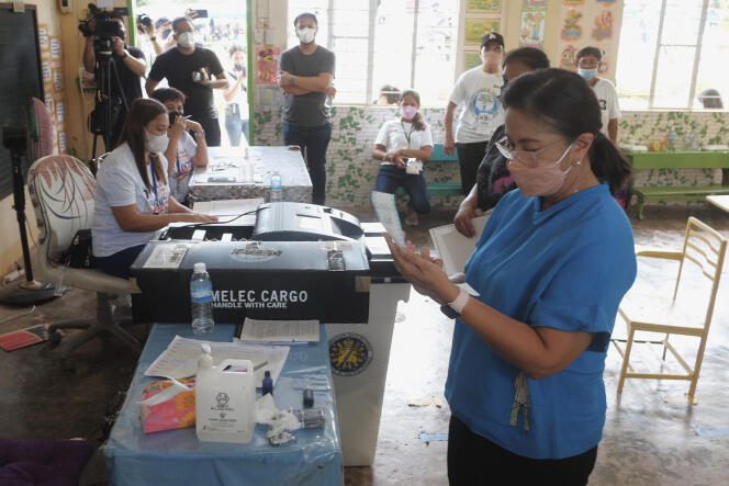 Lenny Robredo, presidential candidate and former vice president, votes in Camarines Sur Province (Philippines), May 9, 2022.