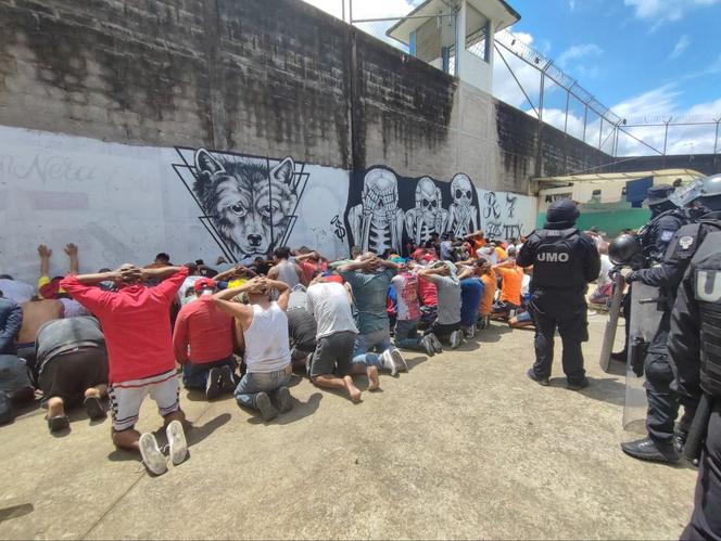 Photo publiée par le ministère de l’intérieur équatorien après l’assassinat de 44 détenus, dans le centre pénitentiaire de Bellavisata (province de Santo Domingo), en Equateur, le 9 mai.