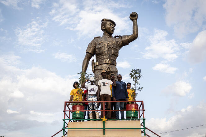 La statue de Thomas Sankara lors de la cérémonie de la 34e commémoration de son assassinat, à Ouagadougou, le 15 octobre 2021.