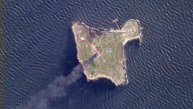 Photo satellite de l’île aux Serpents après une frappe présumée de drone ukrainien, le 6 mai 2022. 